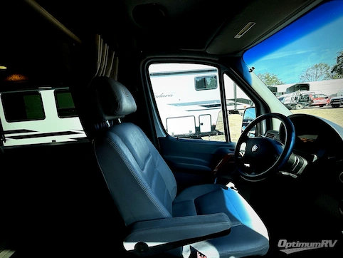 2010 Four Winds Ventura 170S RV Photo 3