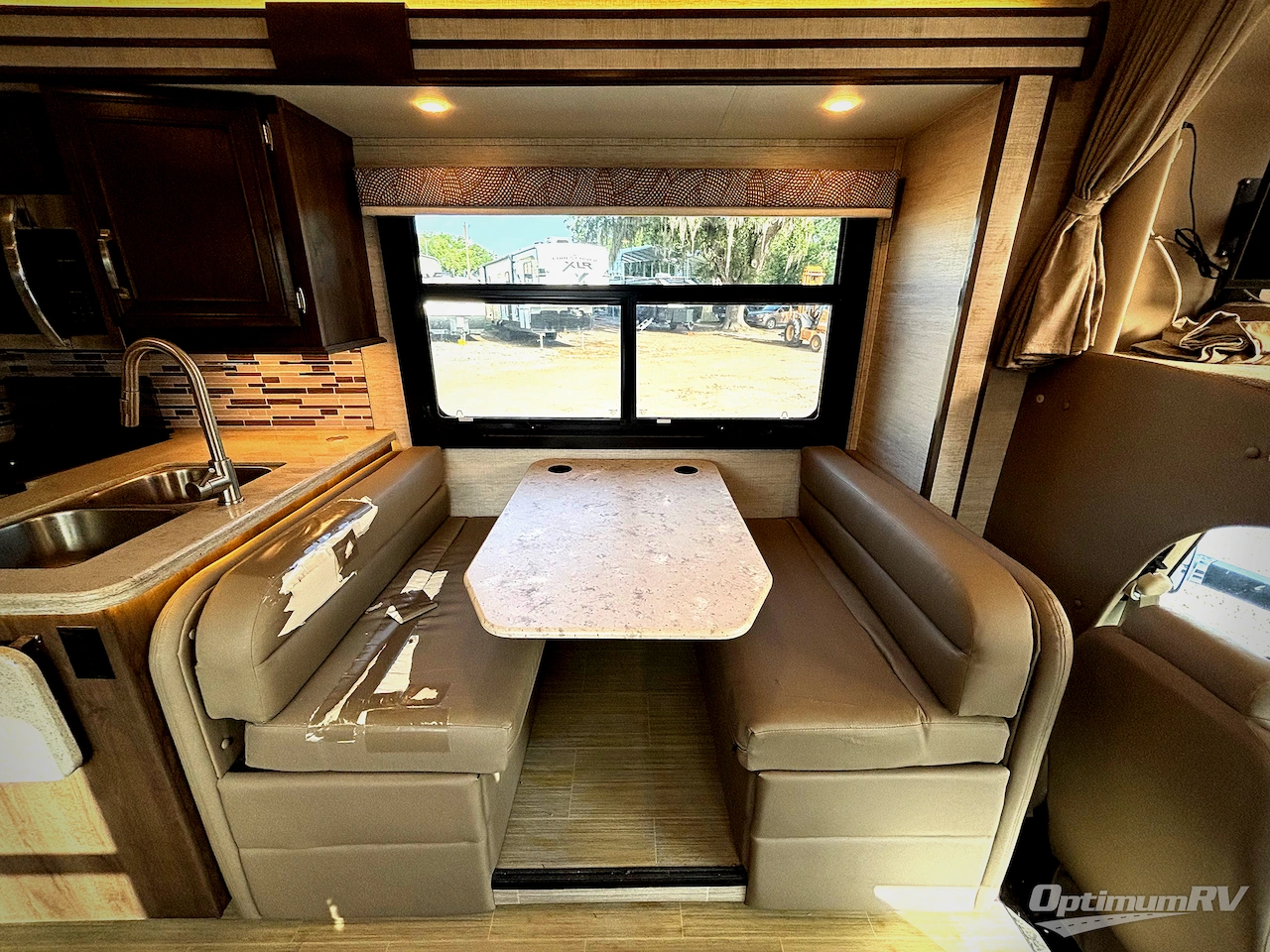 2022 Entegra Esteem 27U Photo 11