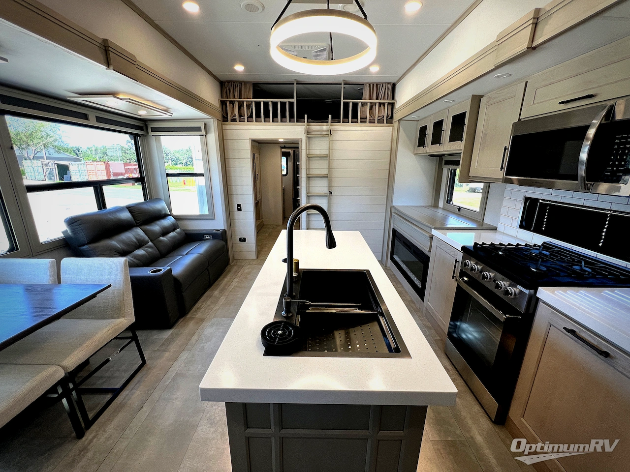 2025 Grand Design Solitude 391DL Photo 4
