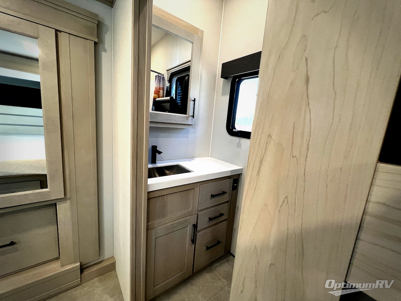2025 Grand Design Solitude 391DL Photo 17