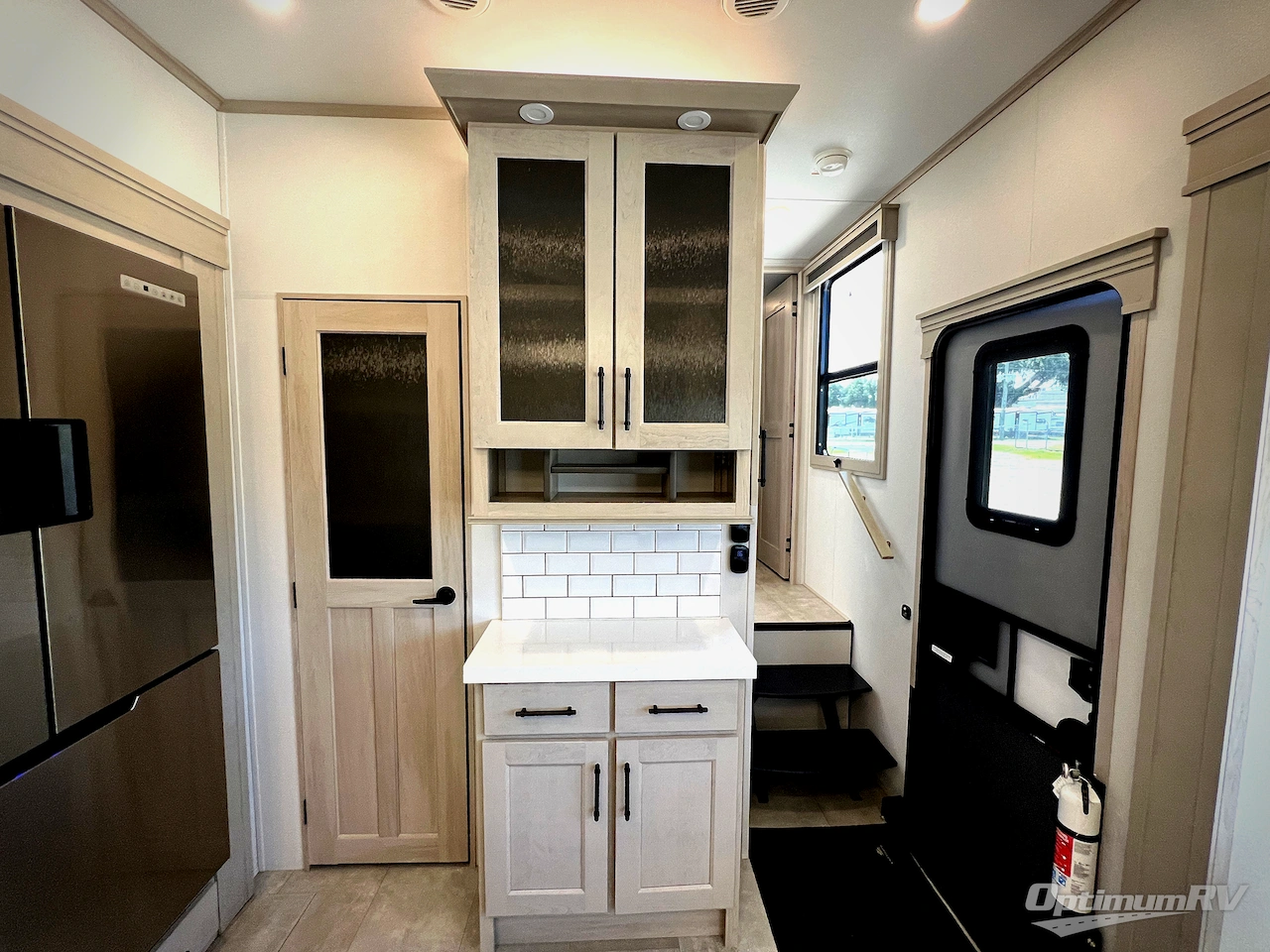 2025 Grand Design Solitude 391DL Photo 19