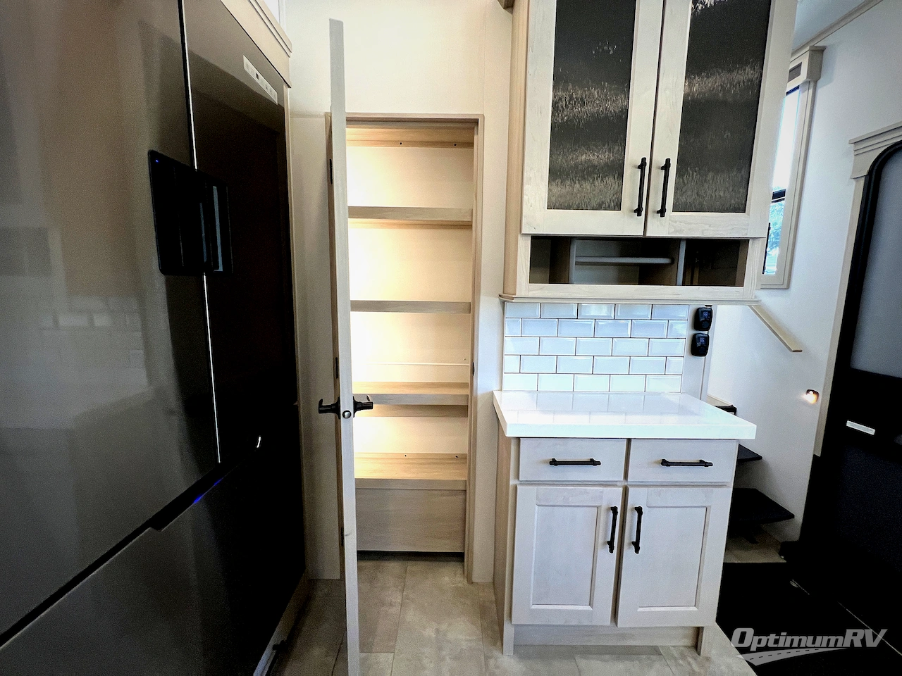 2025 Grand Design Solitude 391DL Photo 20