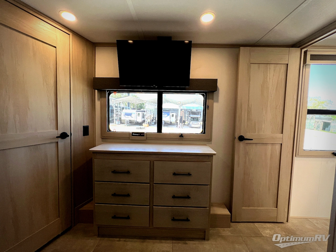 2025 Grand Design Solitude 391DL Photo 25