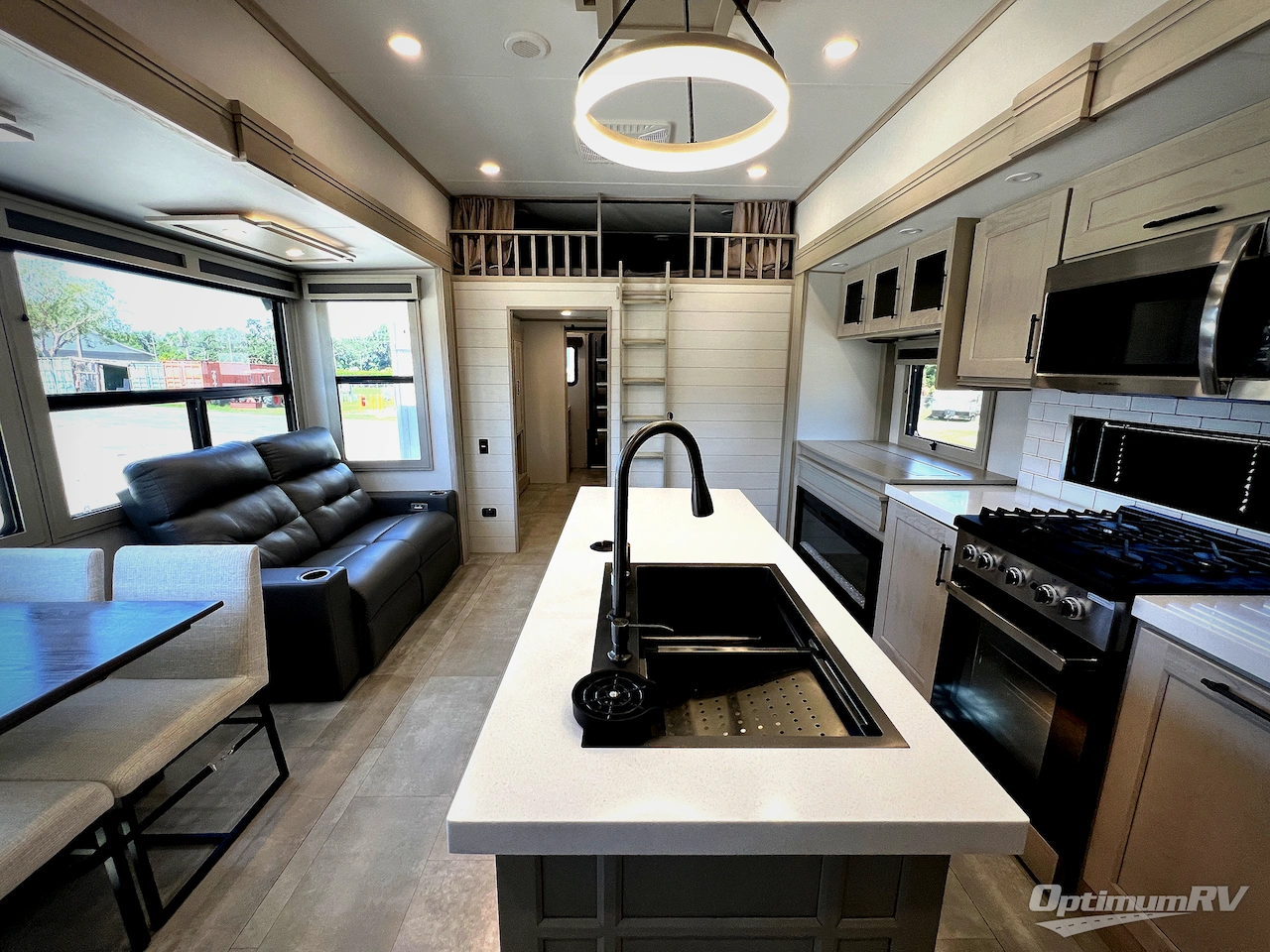 2025 Grand Design Solitude 391DL Photo 29