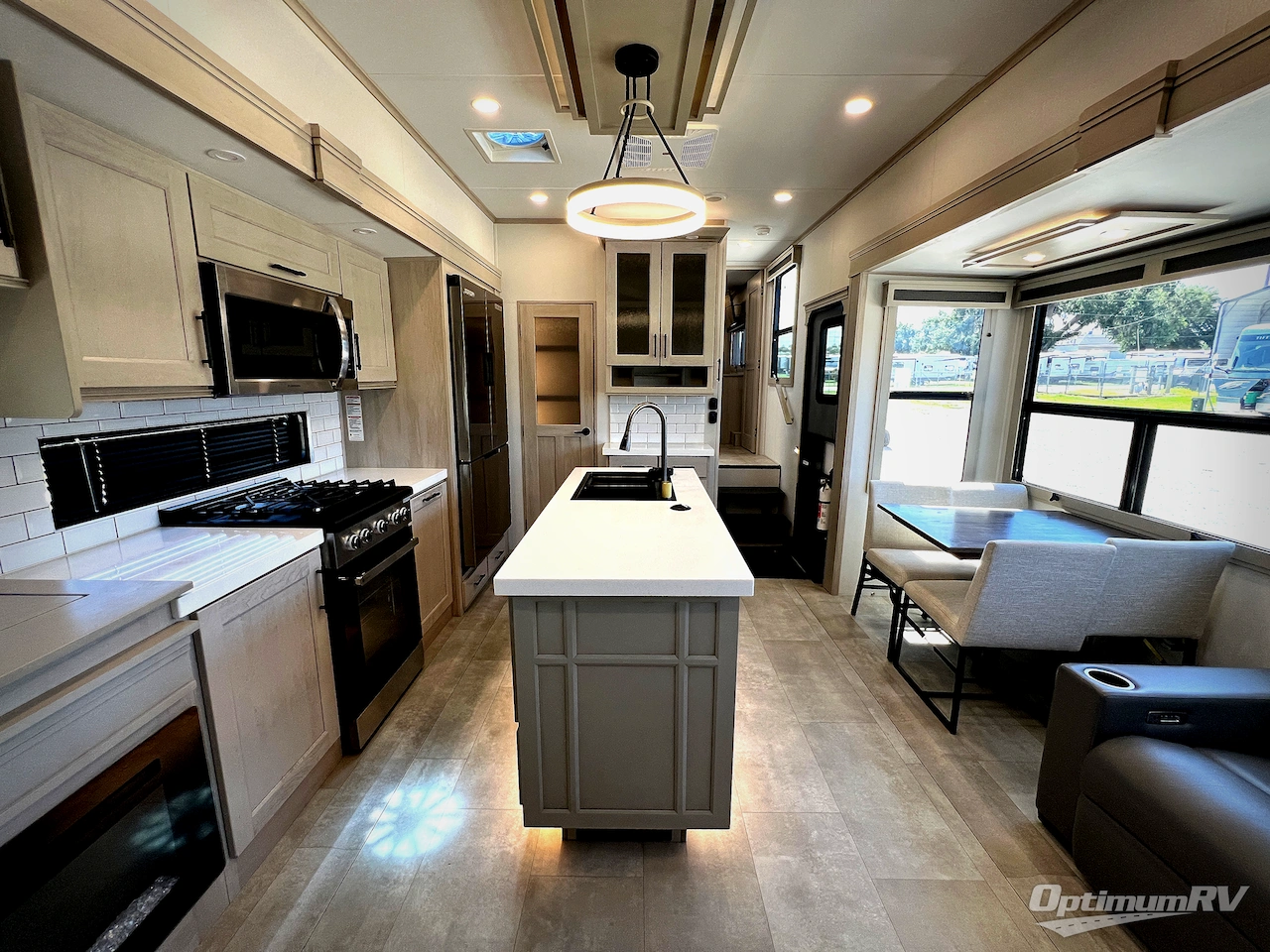 2025 Grand Design Solitude 391DL Photo 30