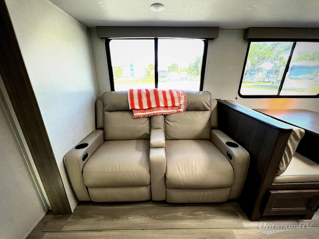 2024 Grand Design Transcend Xplor 321BH Photo 6