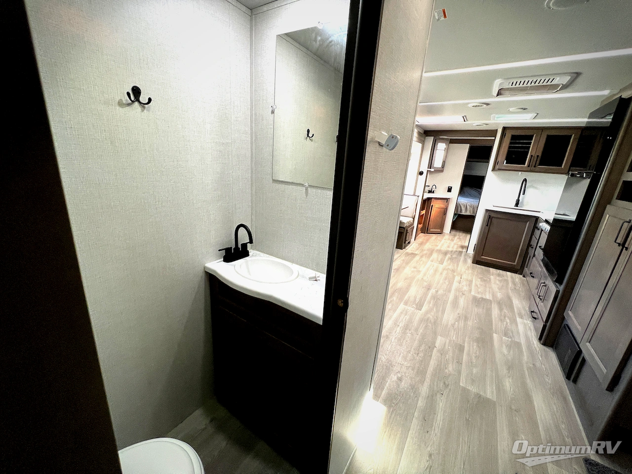 2024 Grand Design Transcend Xplor 321BH Photo 17