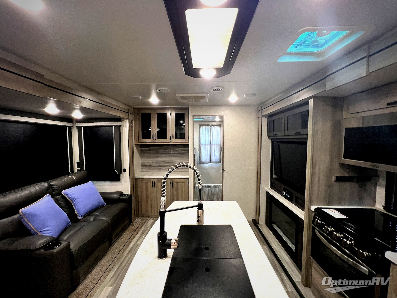 2021 Winnebago Towables Voyage 3538BR Photo 2