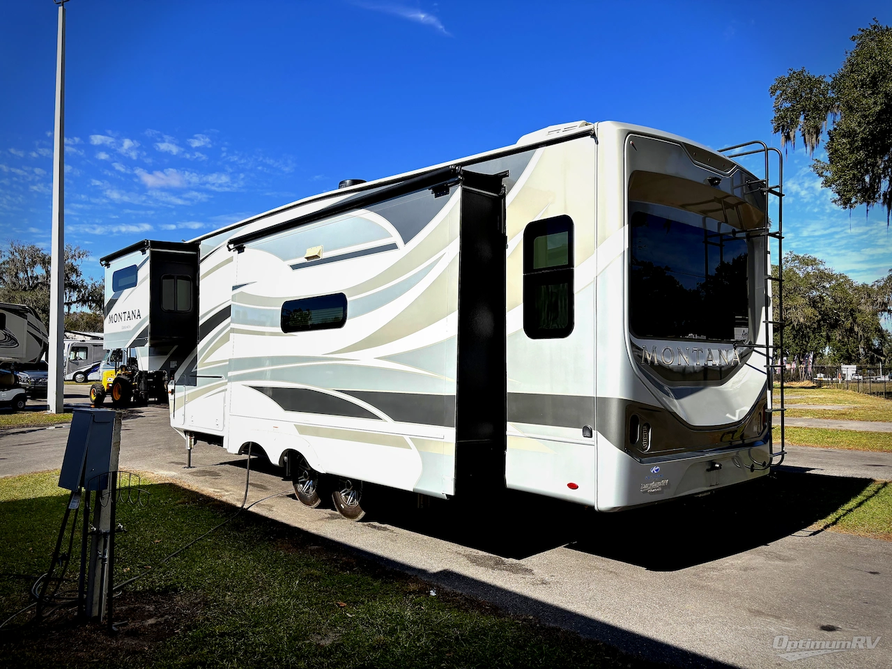 2022 Keystone Montana 3121RL Photo 3