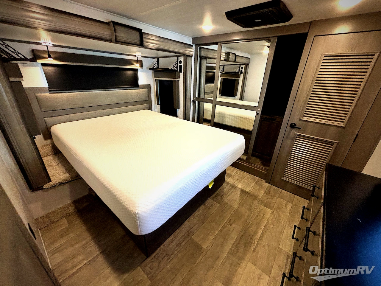 2022 Keystone Montana 3121RL Photo 8