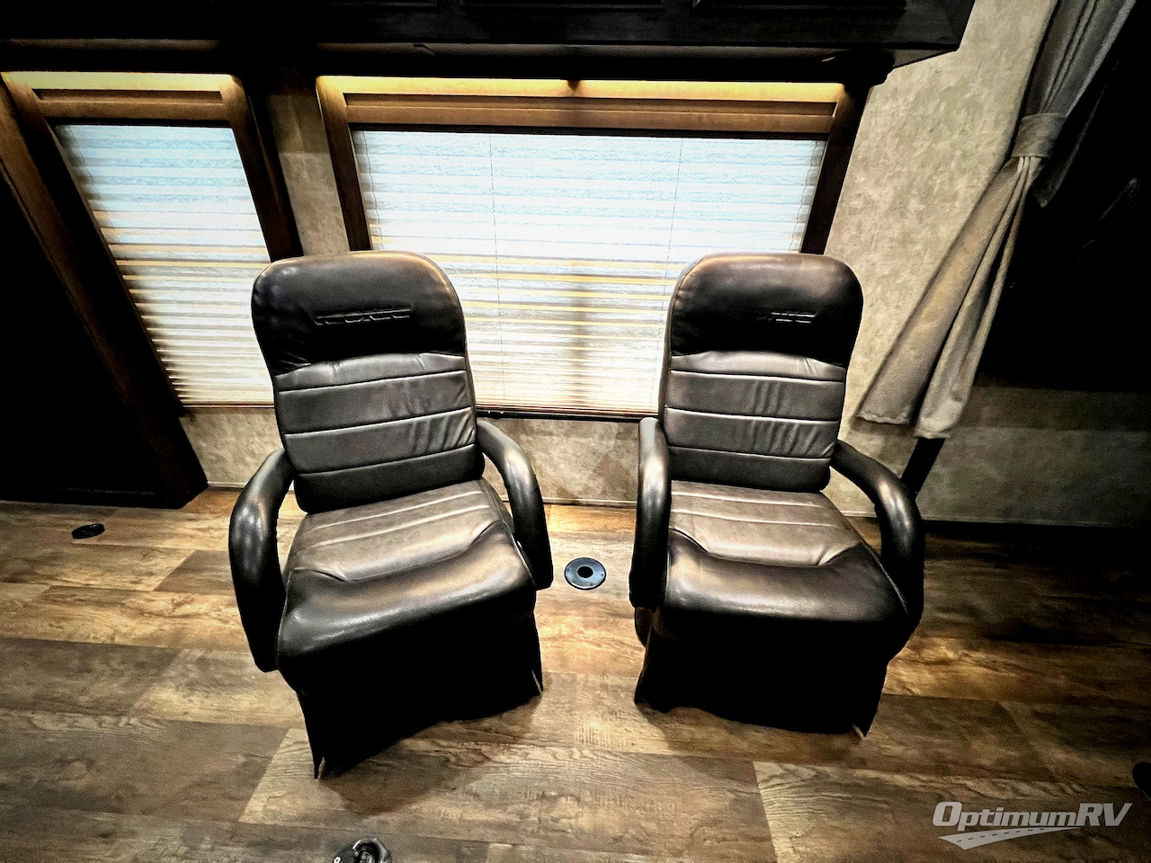 2018 Eclipse Iconic Wide Body 3515IKG Photo 6