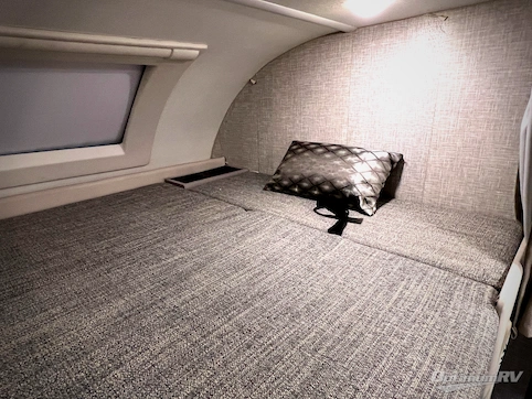 2022 Thor Quantum Sprinter DS24 RV Photo 2