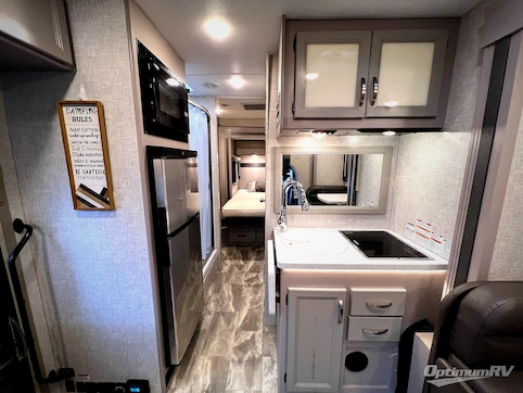 2022 Thor Quantum Sprinter DS24 RV Photo 3
