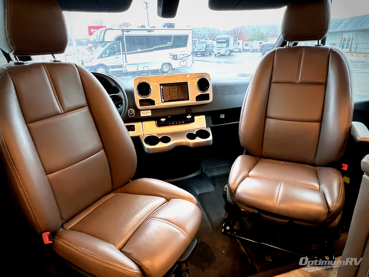 2022 Thor Quantum Sprinter DS24 Photo 9