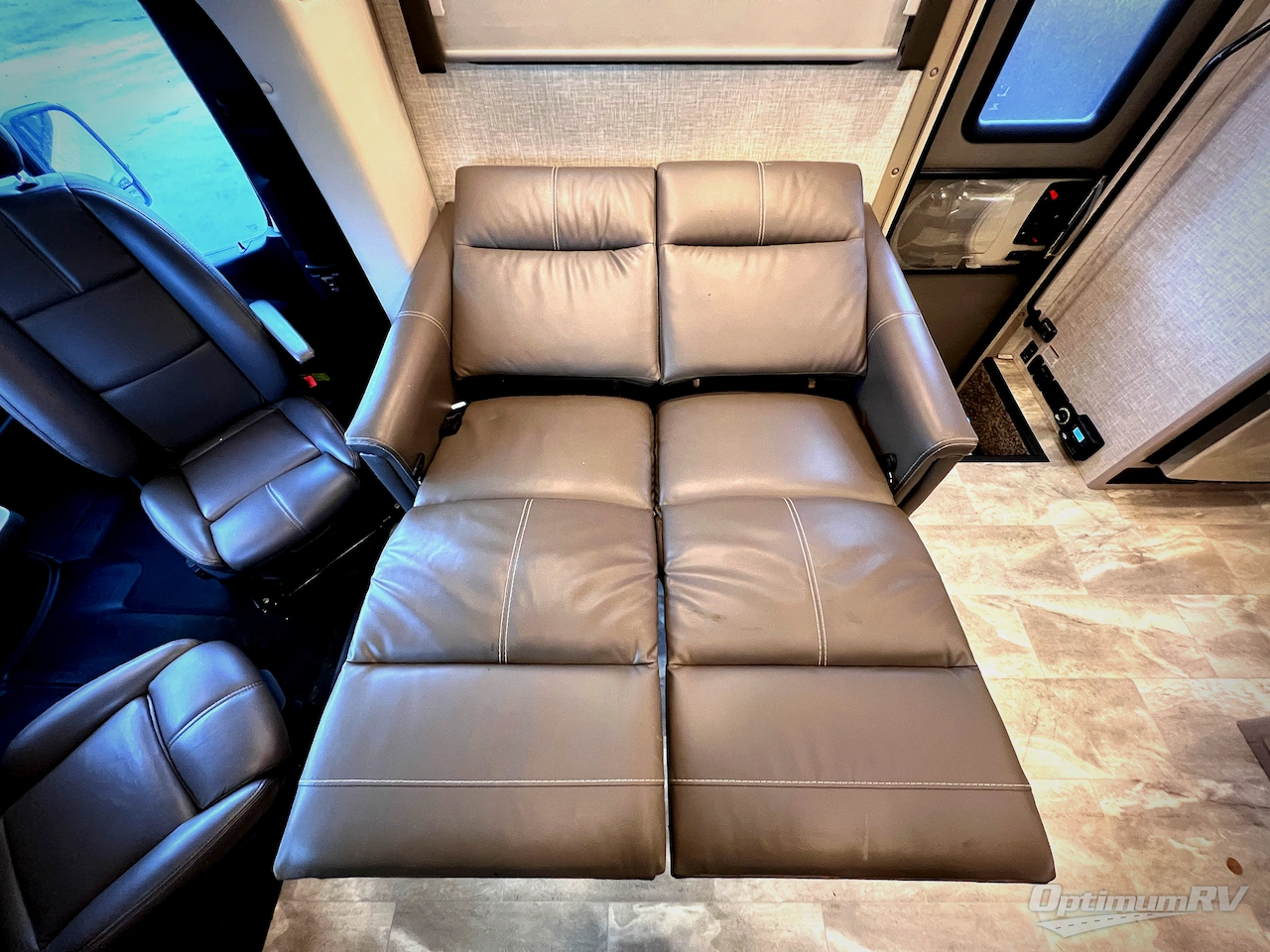 2022 Thor Quantum Sprinter DS24 Photo 21