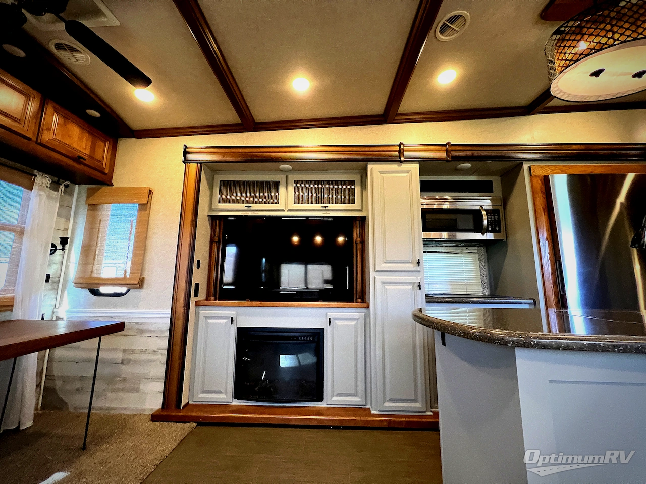 2016 Heartland Big Country 3850MB Photo 10