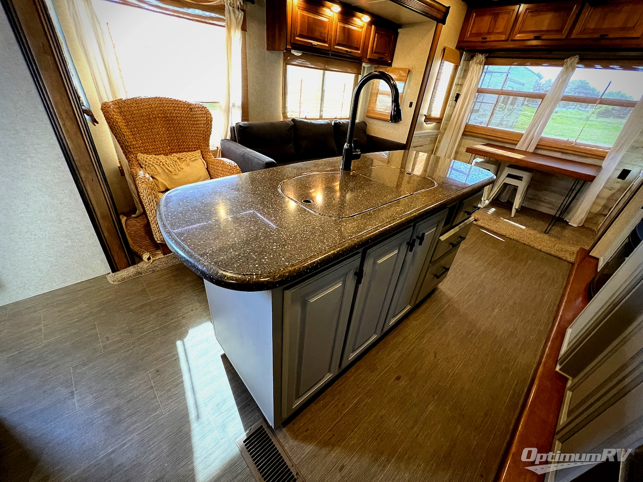 2016 Heartland Big Country 3850MB Photo 12