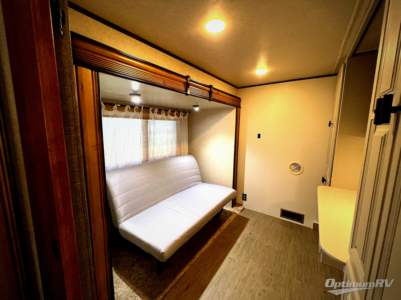 2016 Heartland Big Country 3850MB Photo 18