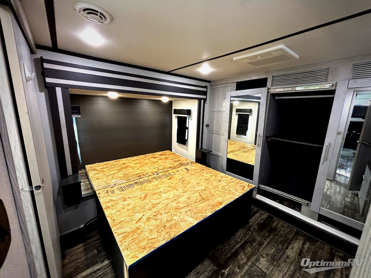 2021 Keystone Fuzion 430 Photo 8