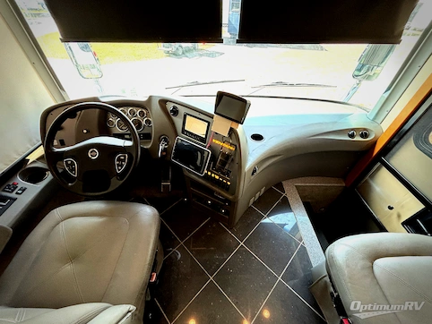 2010 Newmar Ventana 3933 RV Photo 2