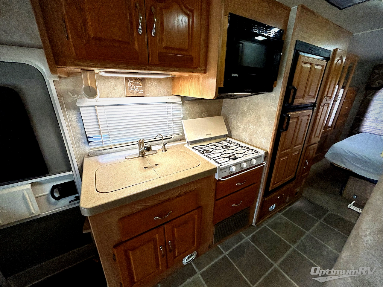 2005 Coachmen Concord 275DS Photo 6