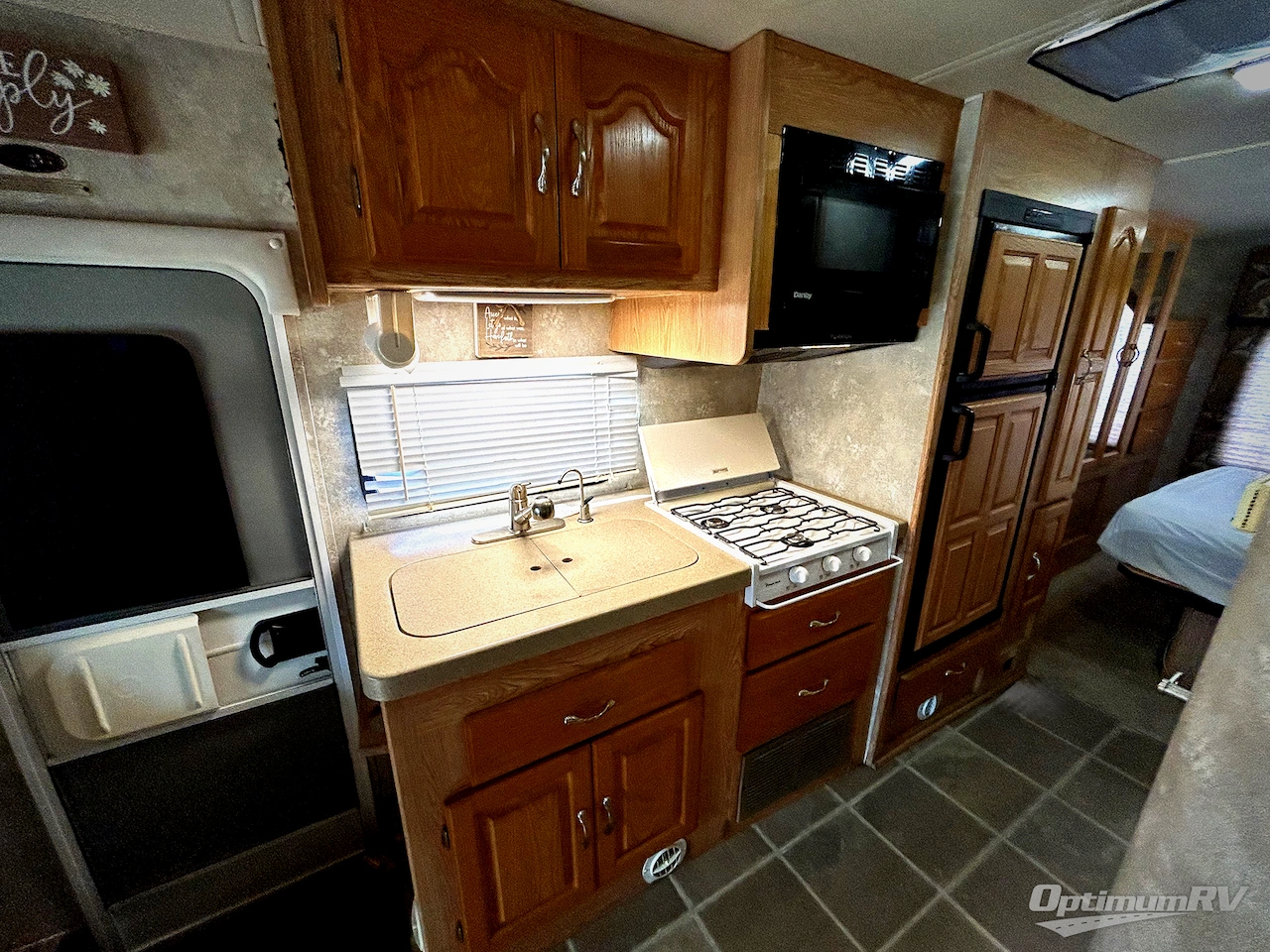 2005 Coachmen Concord 275DS Photo 12