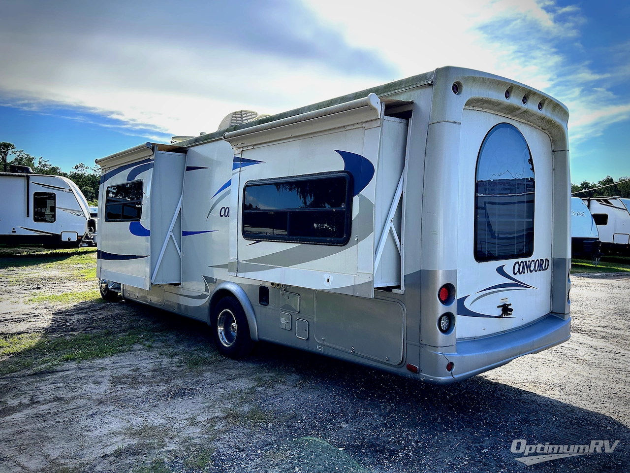 2005 Coachmen Concord 275DS Photo 3