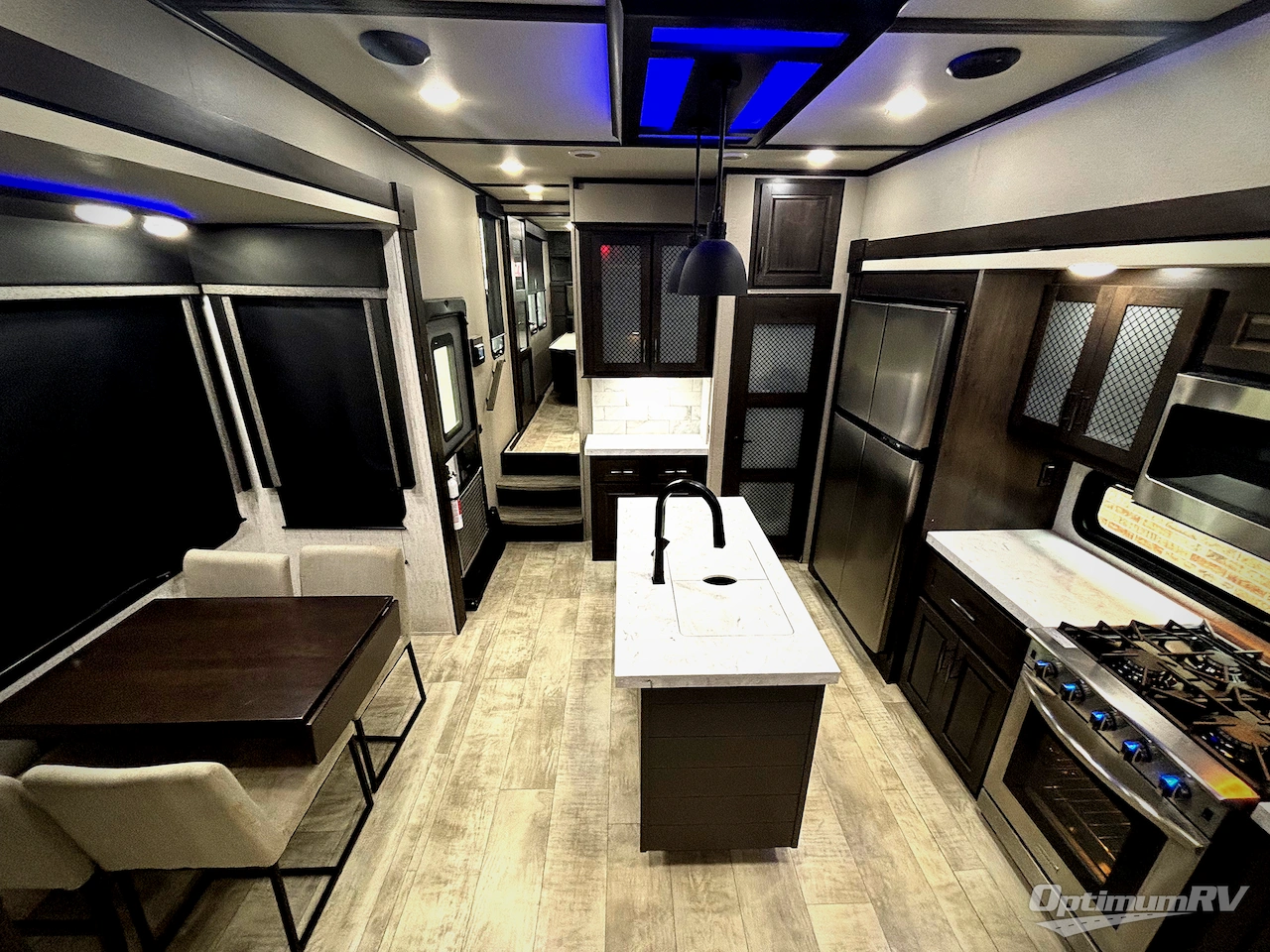 2022 Grand Design MOMENTUM 376THS Photo 5