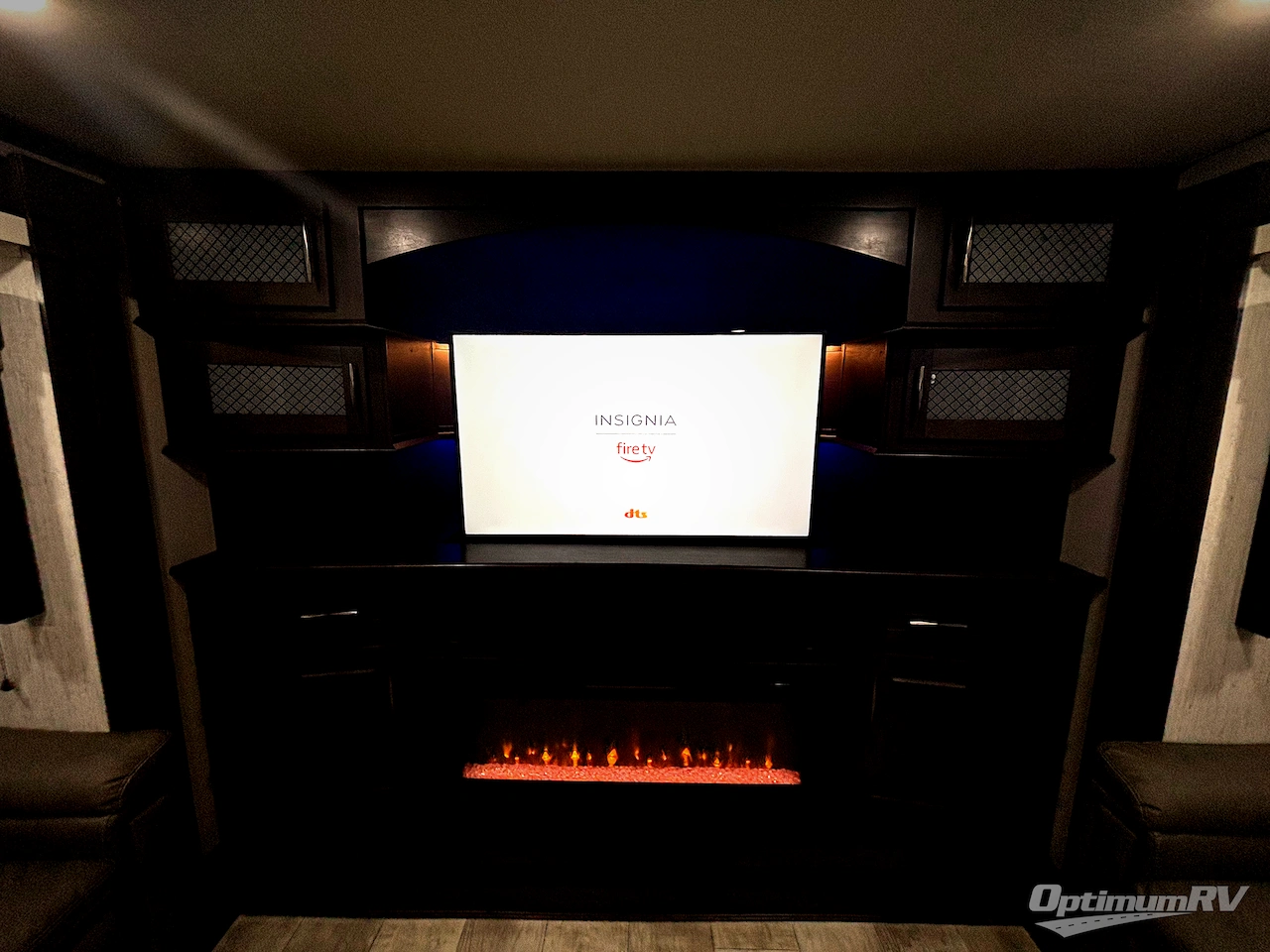 2022 Grand Design MOMENTUM 376THS Photo 11