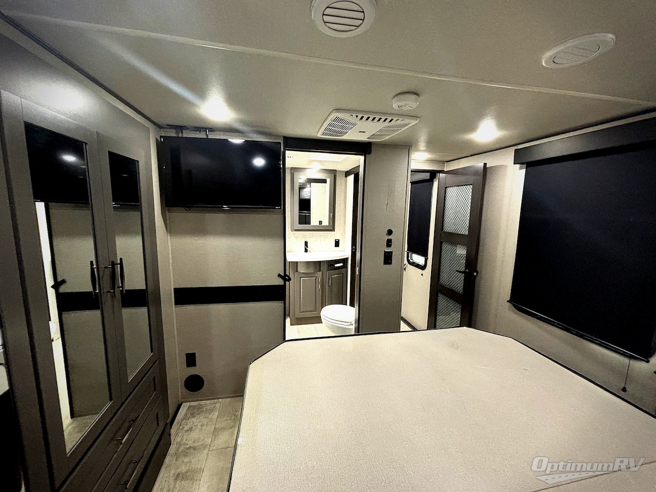 2022 Grand Design MOMENTUM 376THS Photo 20