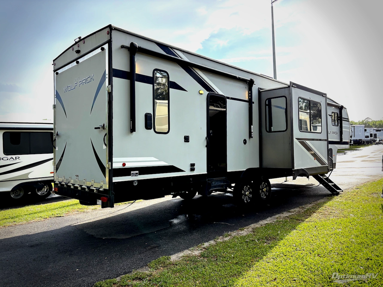 2021 Forest River Cherokee Wolf Pack 325PACK13 Photo 2