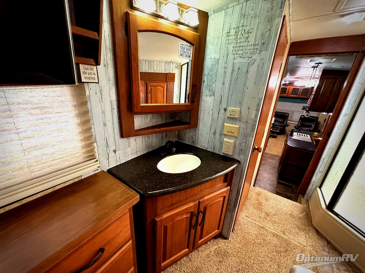 2012 Keystone Montana Big Sky 3400RL Photo 11