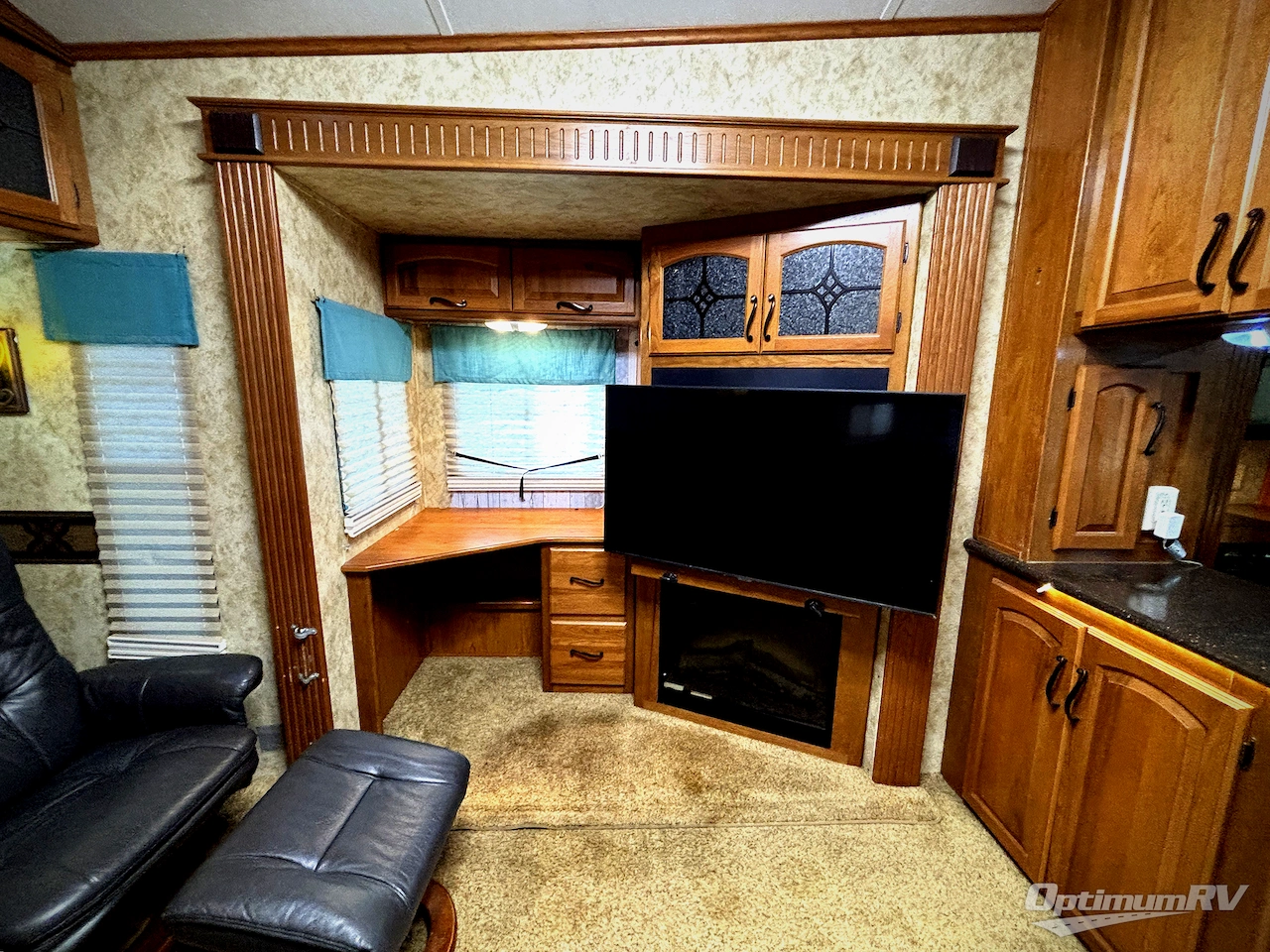 2012 Keystone Montana Big Sky 3400RL Photo 20