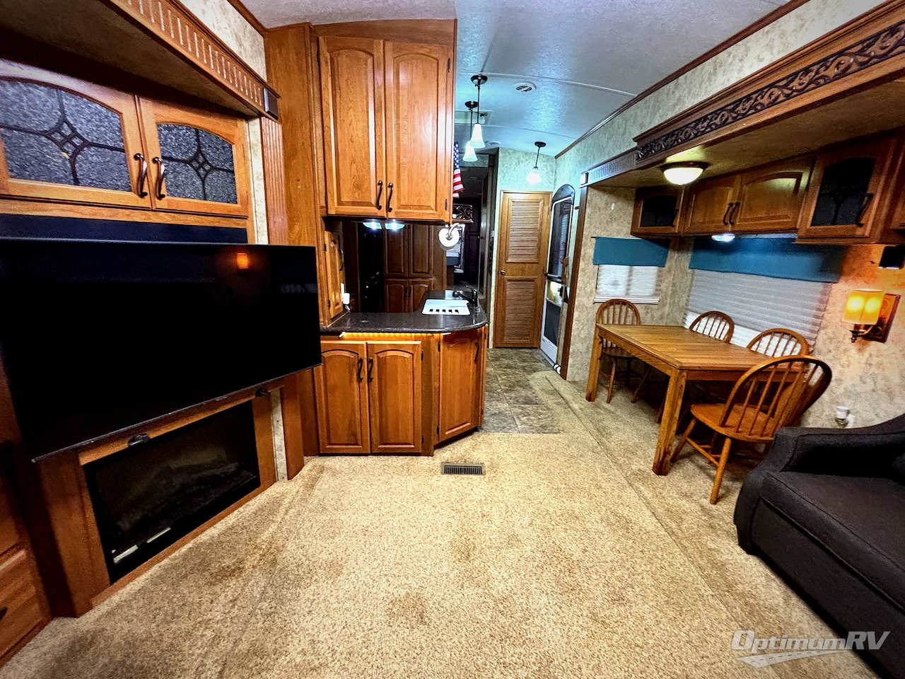 2012 Keystone Montana Big Sky 3400RL Photo 5