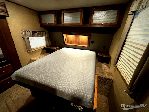 2017 Keystone Sprinter 332DEN RV Photo 3