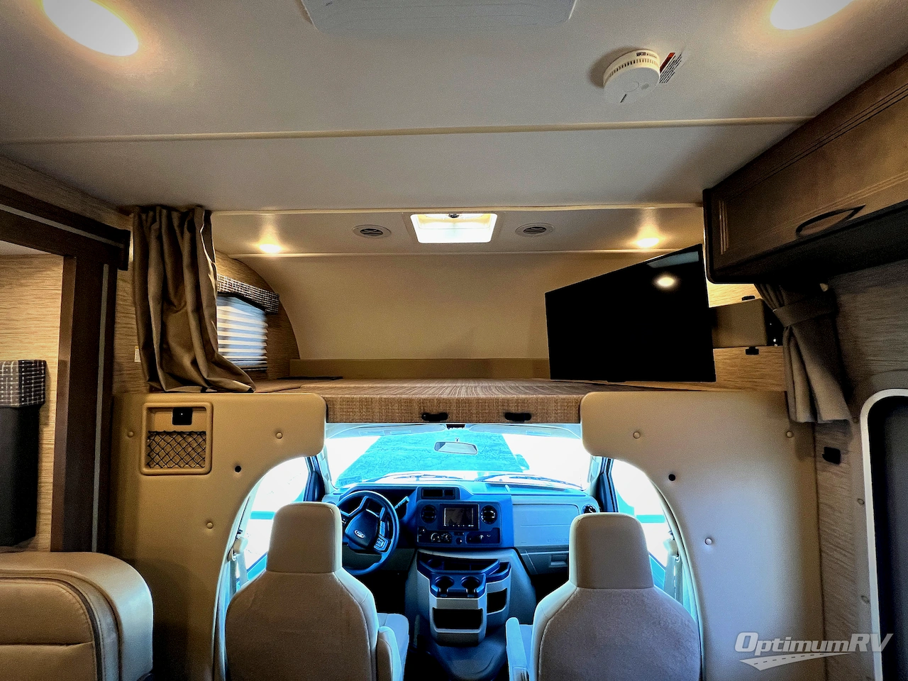 2023 Thor Chateau 24F Photo 9