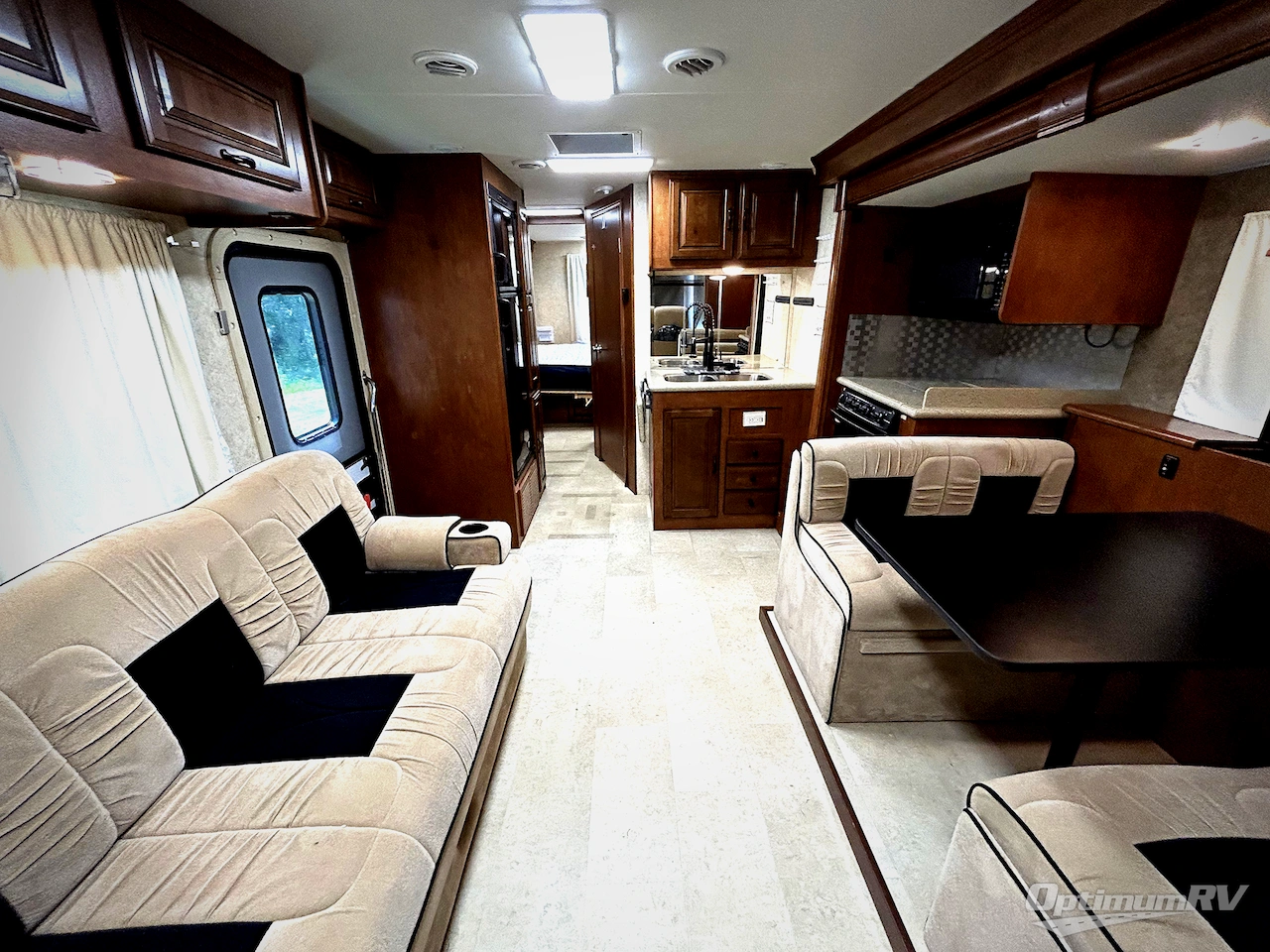 2015 Forest River Georgetown 310DS Photo 4