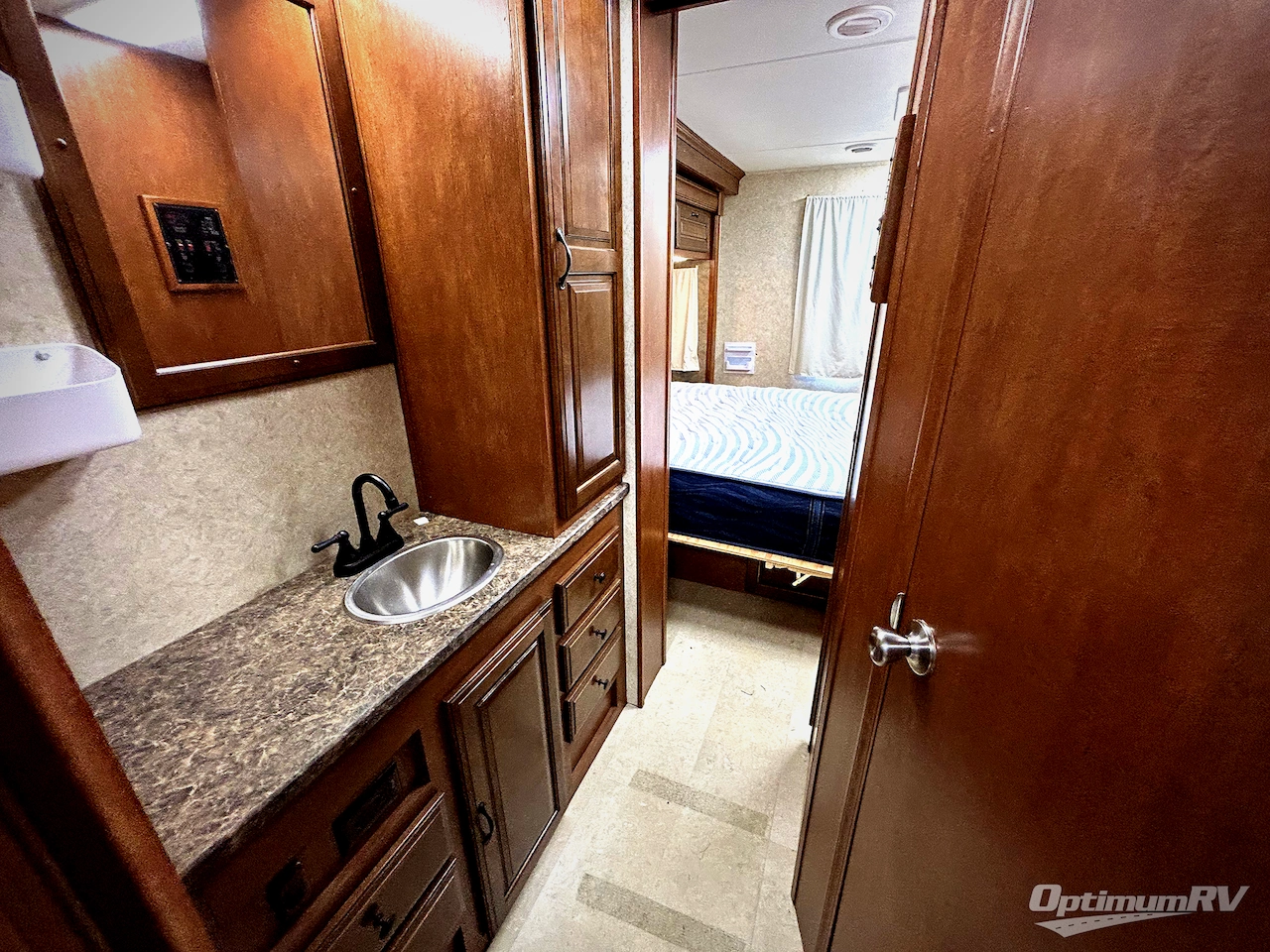 2015 Forest River Georgetown 310DS Photo 14