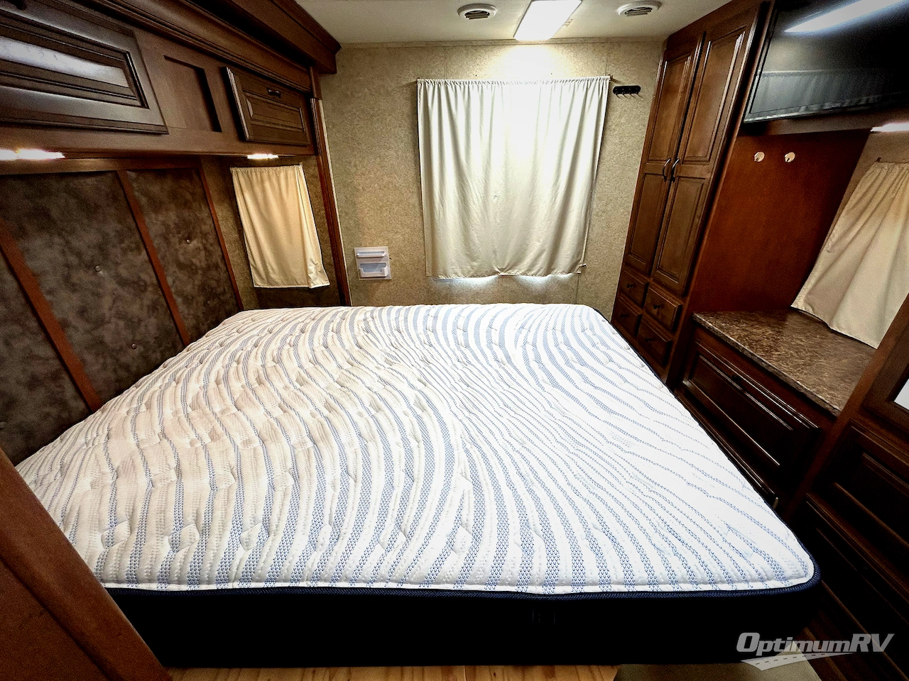 2015 Forest River Georgetown 310DS Photo 17