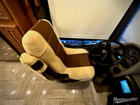 2018 Thor Aria 3601 RV Photo 2