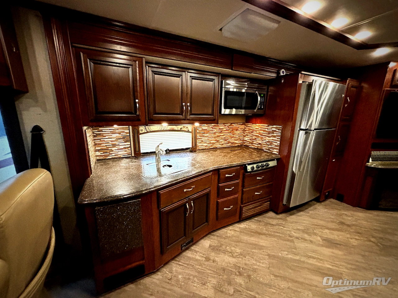 2017 Fleetwood Pace Arrow LXE 38K Photo 11