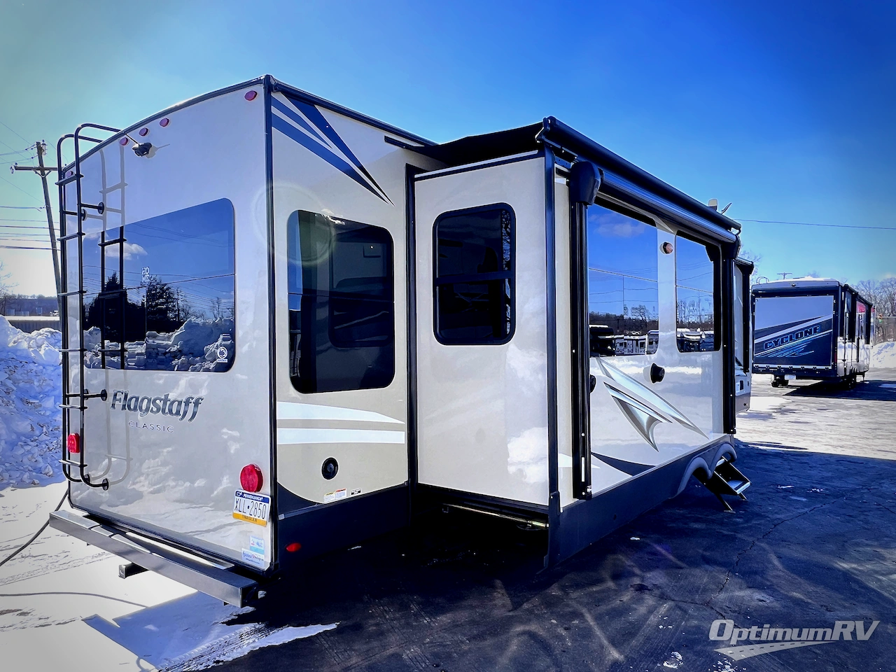 2021 Forest River Flagstaff Classic Super Lite 832IKRL Photo 2