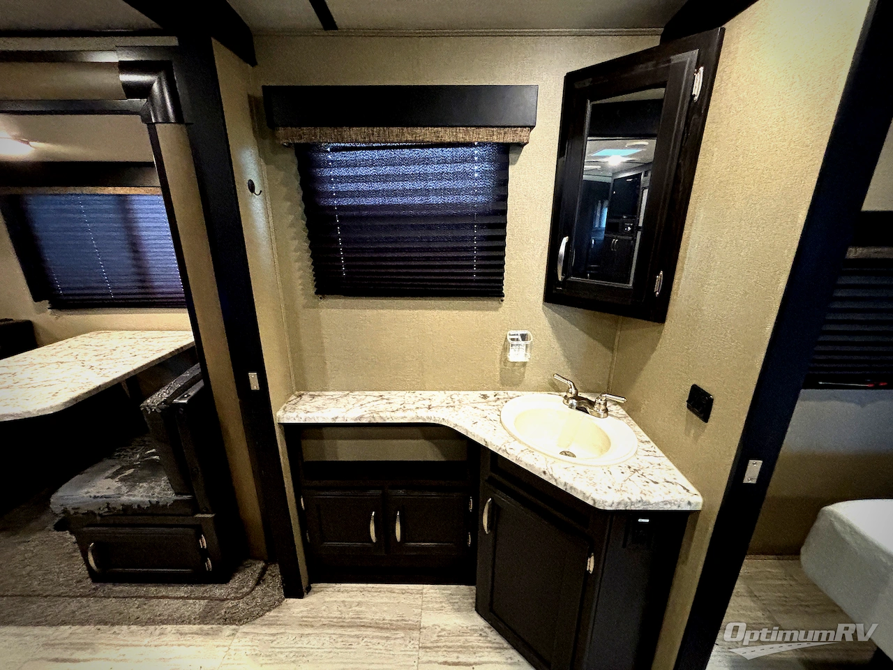 2019 Grand Design Imagine 3170BH Photo 9