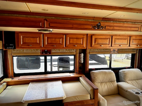 2011 Tiffin Phaeton 36QSH RV Photo 2