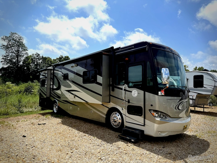 2011 Tiffin Phaeton 36QSH RV Photo 1