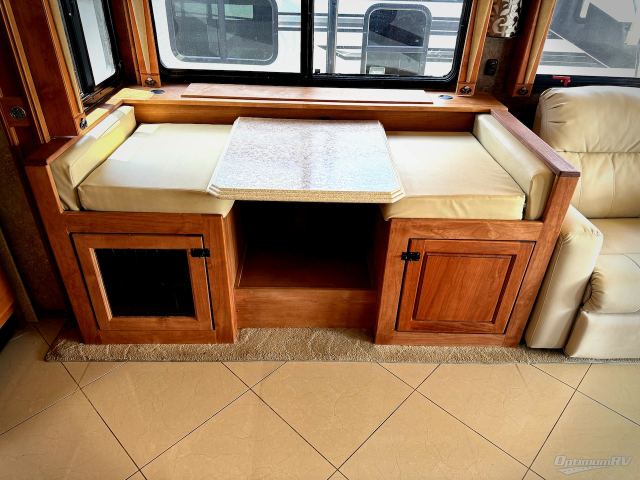 2011 Tiffin Phaeton 36QSH Photo 6