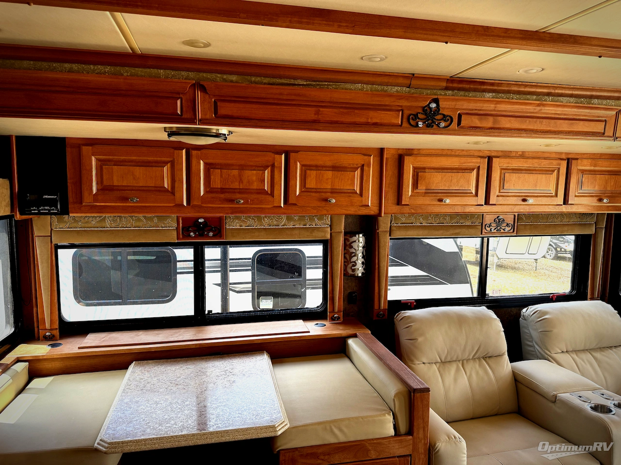 2011 Tiffin Phaeton 36QSH Photo 7
