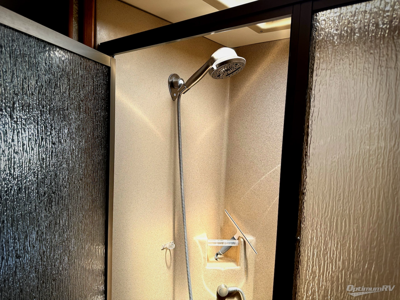 2011 Tiffin Phaeton 36QSH Photo 19