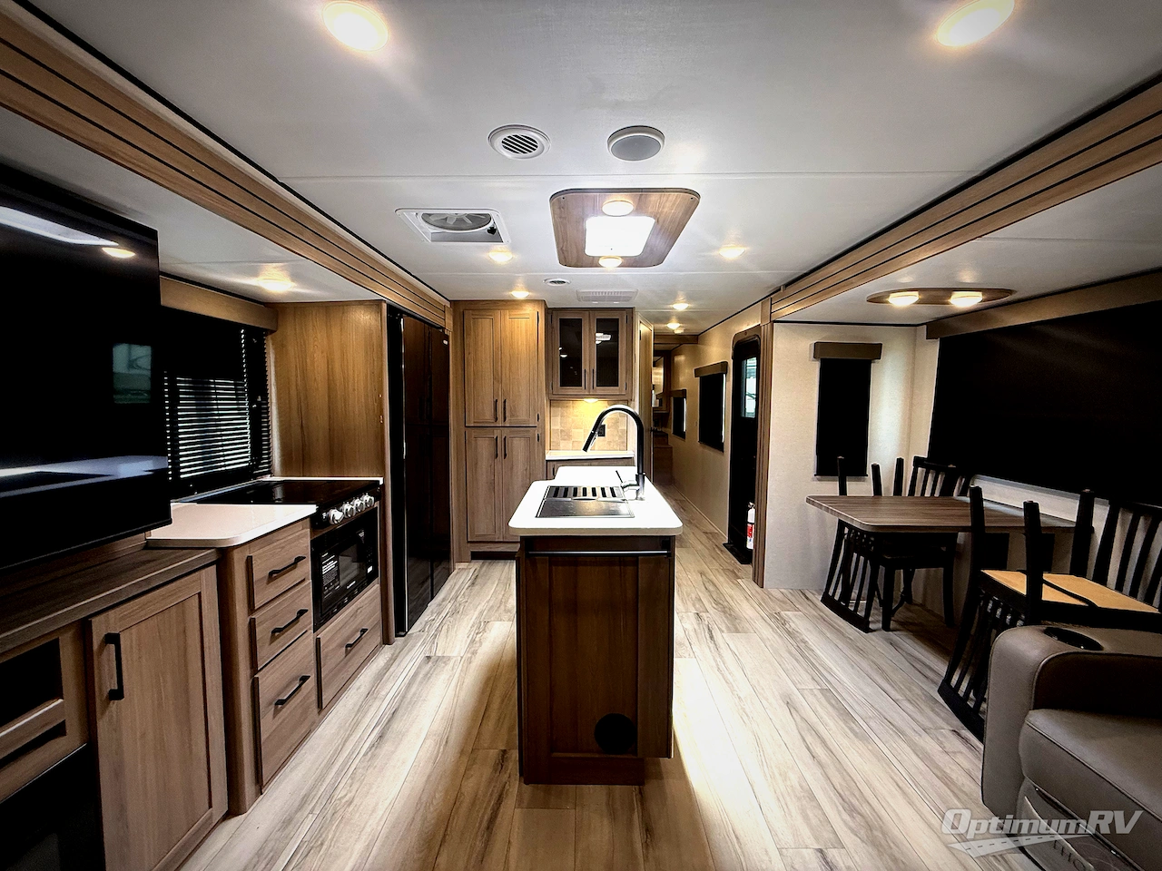 2026 Keystone Coleman Legacy 2950RL Photo 6
