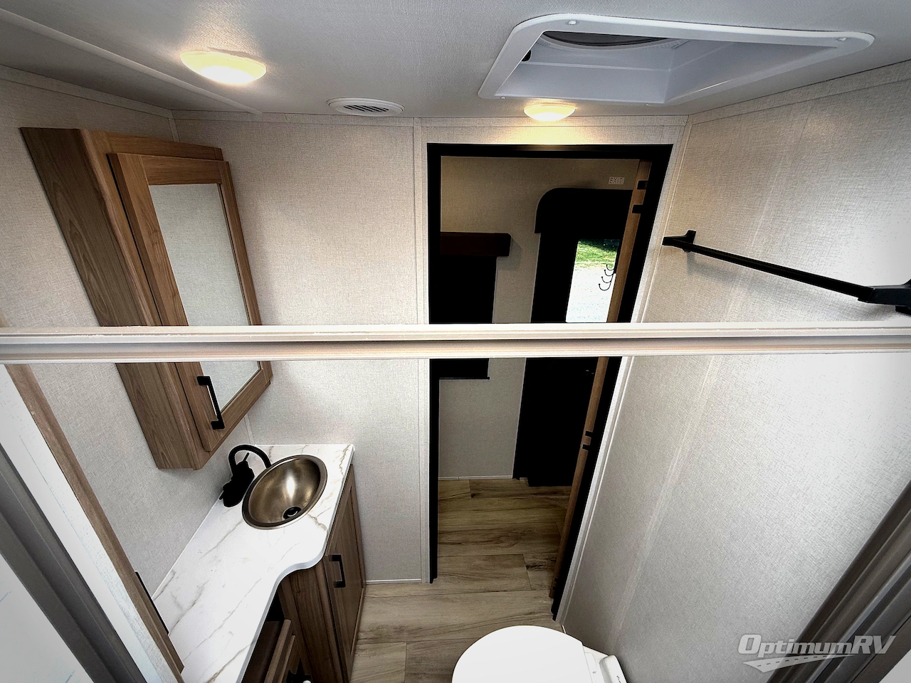 2026 Keystone Coleman Legacy 2950RL Photo 9